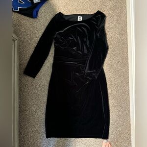 Ann Klein long sleeve velvet dress